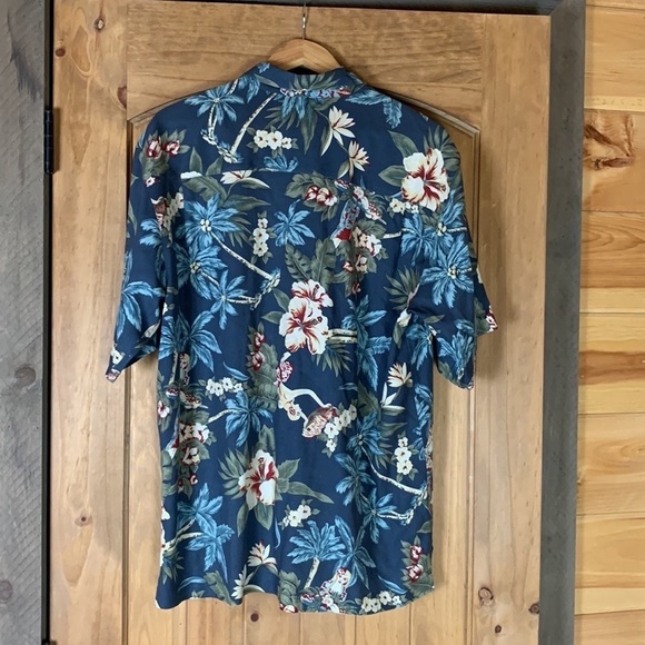 Izod silk Hawaiian shirt Size Medium - Picture 2 of 8